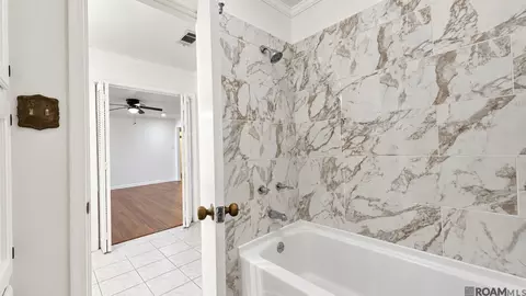 Bath - 13818 Brantley Dr, Baker, LA 70714 photo 2 of 5
