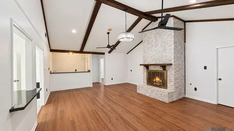 Living - 13818 Brantley Dr, Baker, LA 70714 photo 2 of 5