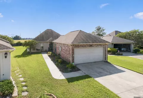5336 Courtyard Dr, Gonzales, LA 70737