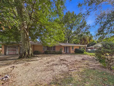 9534 Greenbriar Dr, Baton Rouge, LA 70815