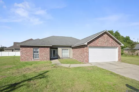 2227 Benedetto Ln, Port Allen, LA 70767