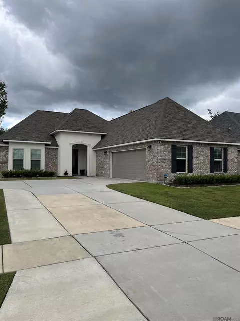 39250 Pelican Ln, Prairieville, LA 70769