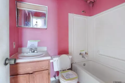 Bath - 35715 Walker North Rd, Walker, LA 70785 photo 1 of 2