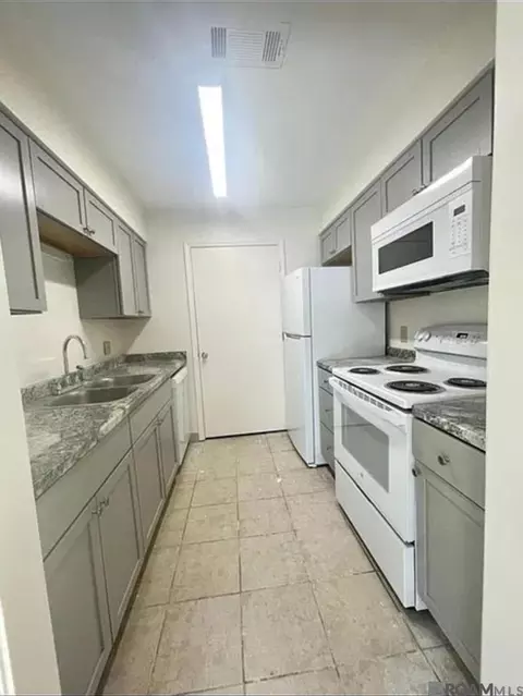 5128 Brightside View Dr, Baton Rouge, LA 70820