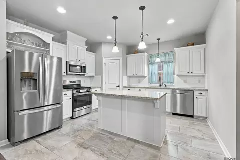 11438 Oak Run Dr, Geismar, LA 70734