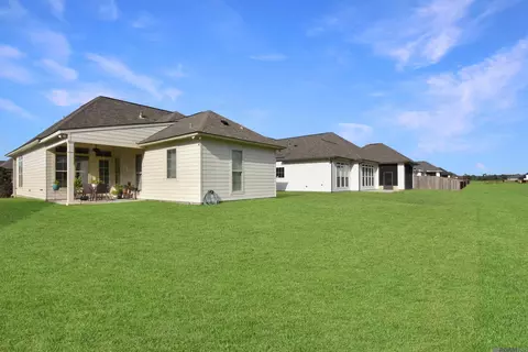 Exterior - 353 Glenthorne Dr, Gonzales, LA 70737 photo 3 of 5