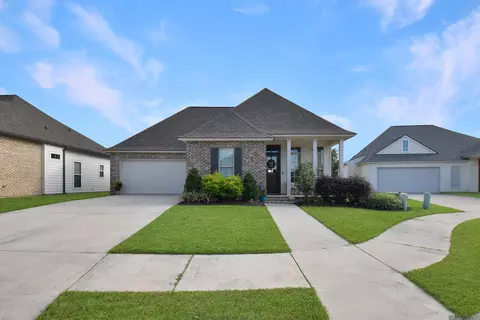Exterior - 353 Glenthorne Dr, Gonzales, LA 70737 photo 4 of 5