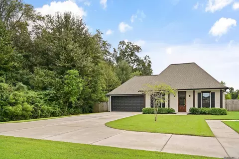 907 Flat Lands Dr, Gonzales, LA 70737