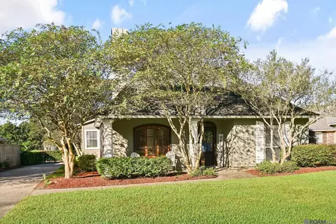 18927 W Lake Terrace Dr, Baton Rouge, LA 70817
