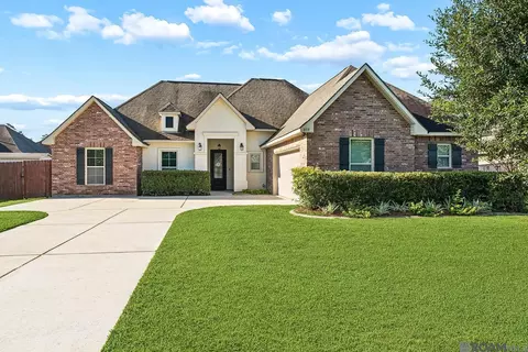 605 English Oak Dr, Madisonville, LA 70447