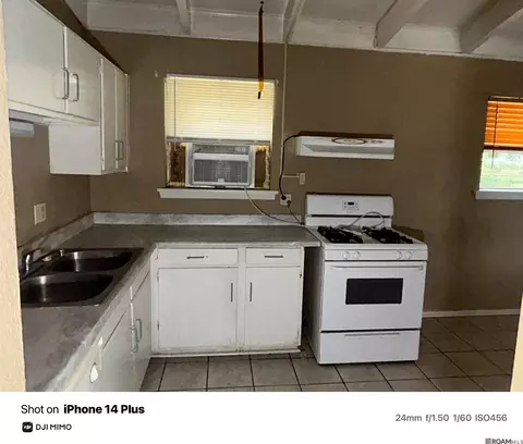 Kitchen - 2514 Evans Dr, Baker, LA 70714 photo 2 of 2