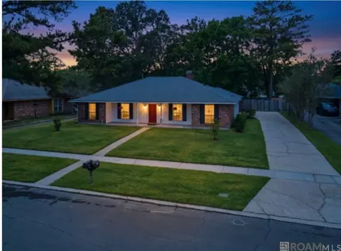 5356 Foxridge Dr, Baton Rouge, LA 70817