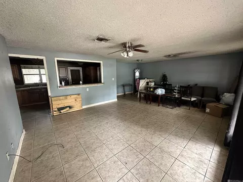Living - 364 Hickory Dr, Slidell, LA 70458 photo 2 of 3
