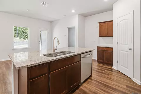 Kitchen - 34843 Spring Trails Dr, Walker, LA 70785 photo 2 of 2