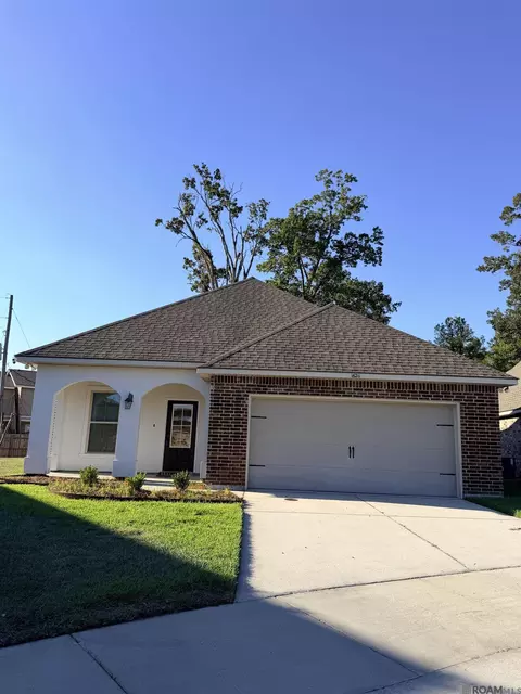 16211 White Rose Dr, Baton Rouge, LA 70817