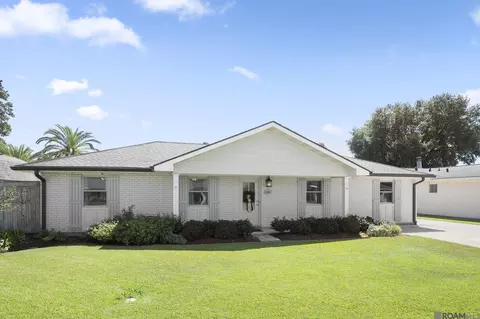 2456 St John Pl, Donaldsonville, LA 70346