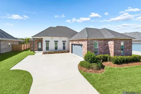 9836 Oak Colony Dr, Baton Rouge, LA 70817