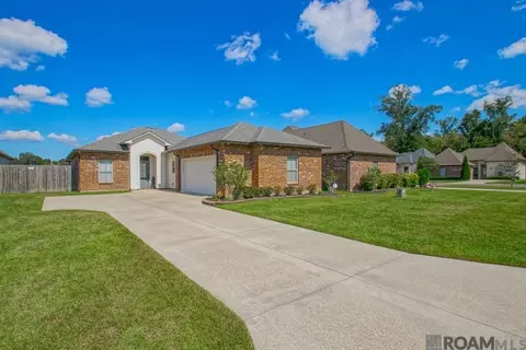 11527 Hideaway St, Denham Springs, LA 70726