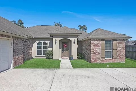 9175 Yellowfin Dr, Denham Springs, LA 70726