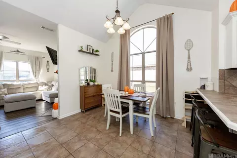 Dining - 13643 Hope Haven Dr, Walker, LA 70785 photo 2 of 3