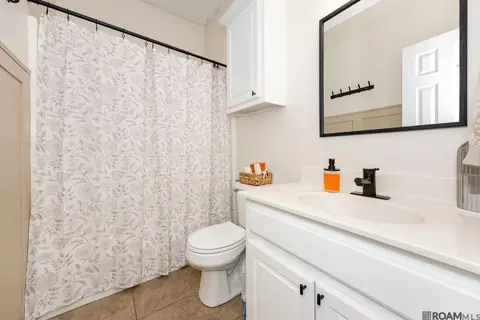 Bath - 13643 Hope Haven Dr, Walker, LA 70785 photo 3 of 3