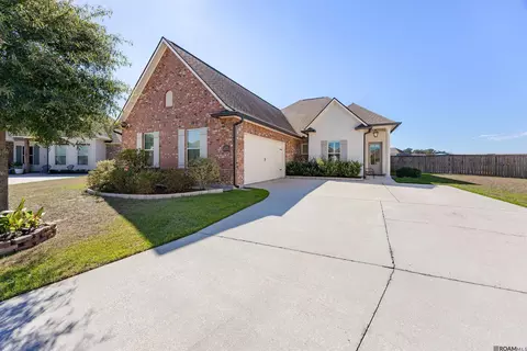 13383 Belle Prairie Dr, Geismar, LA 70734