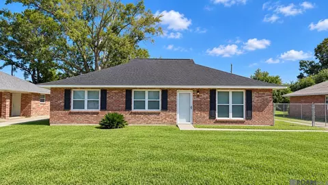 11354 Peggy St, Saint Amant, LA 70774