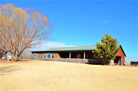 11749 N 2240 Rd, Cordell, OK 73632