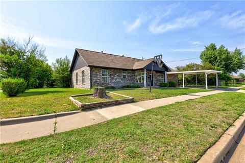 1701 Regency Blvd, Moore, OK 73160 photo 2