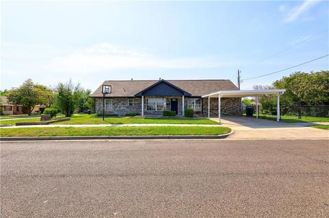 1701 Regency Blvd, Moore, OK 73160 photo 1