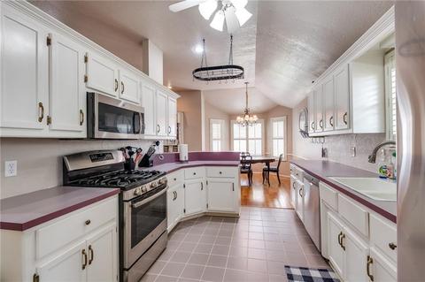 2625 Sequoyah Ave, Moore, OK 73160 photo 12