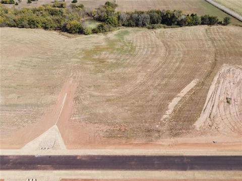 103900 Emery Ln, Mustang, OK 73064
