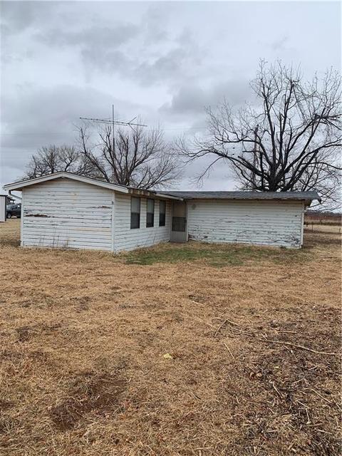 305 N Meadowlark Ln, Fort Cobb, OK 73038