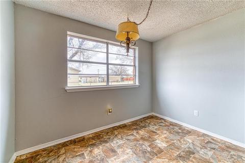 302 E 6th St, Duke, OK 73532 photo 16