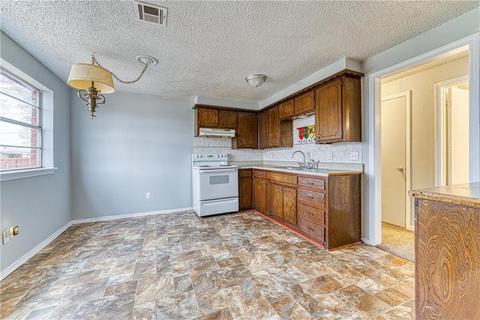 302 E 6th St, Duke, OK 73532 photo 11