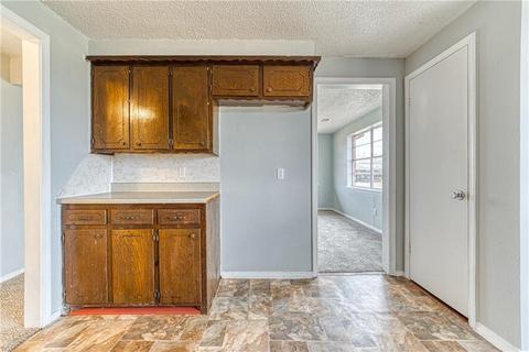 302 E 6th St, Duke, OK 73532 photo 12