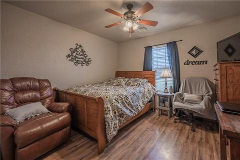 1510 Stardust Ct, Tuttle, OK 73089 photo 4