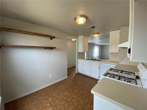 2103 Meench St, Moore, OK 73170 photo 6