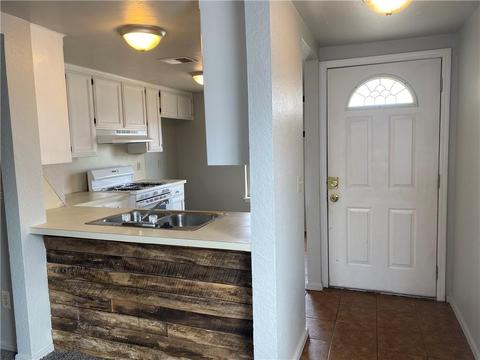 2103 Meench St, Moore, OK 73170 photo 4