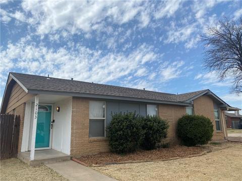 2103 Meench St, Moore, OK 73170 photo 1