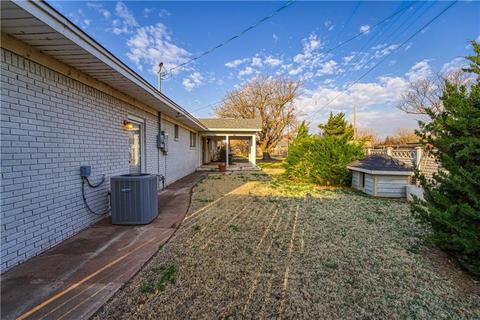 357 Lakeside Dr, Altus, OK 73521 photo 8