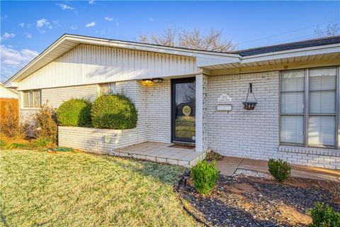 357 Lakeside Dr, Altus, OK 73521 photo 4