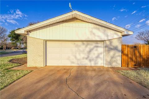 357 Lakeside Dr, Altus, OK 73521 photo 5