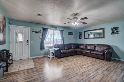 21201 Montgomery Dr, Mcloud, OK 74851 photo 2