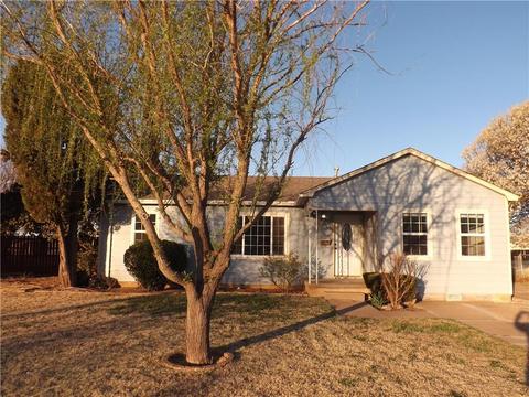 804 Hickory St, Altus, OK 73521 photo 1
