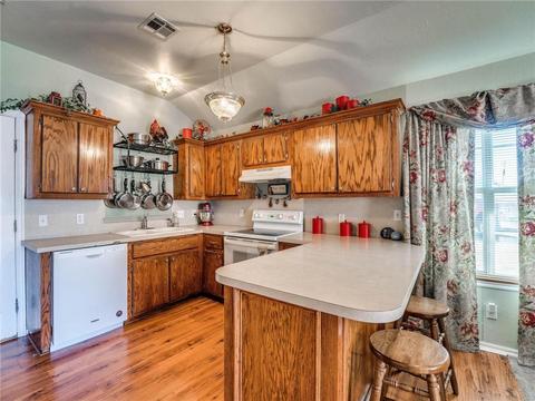 203 E Broadway, Blanchard, OK 73010 photo 10