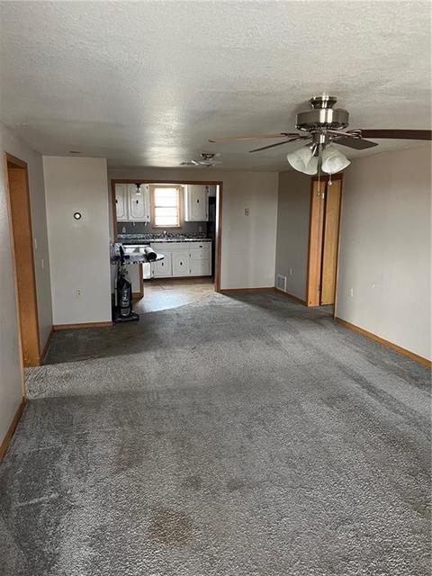 428 E 3rd St, Carnegie, OK 73015 photo 2