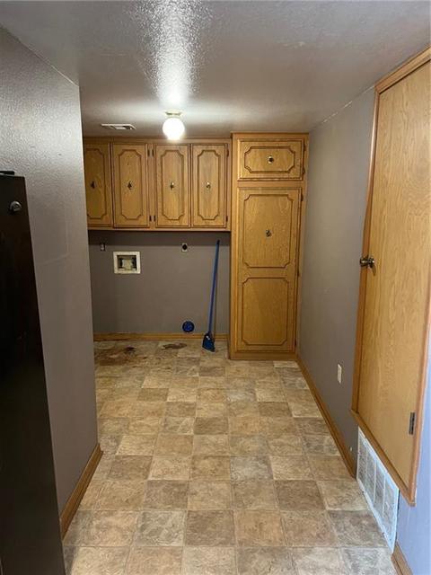 428 E 3rd St, Carnegie, OK 73015 photo 5