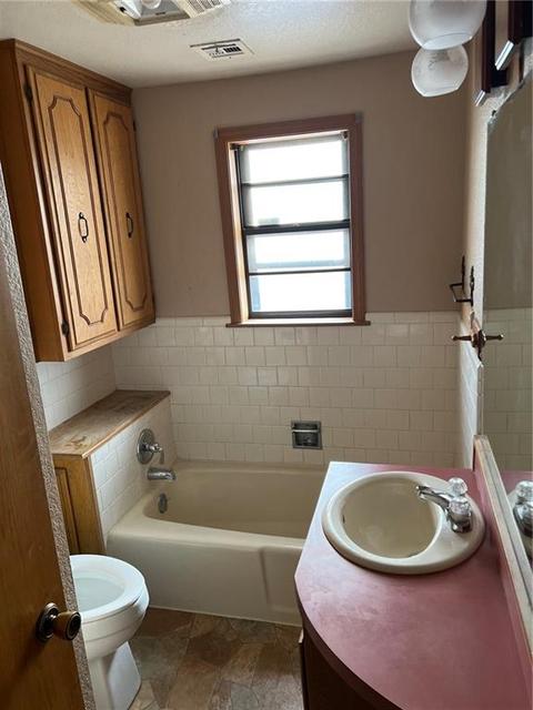 428 E 3rd St, Carnegie, OK 73015 photo 13