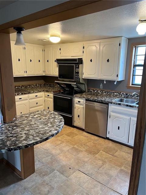 428 E 3rd St, Carnegie, OK 73015 photo 3